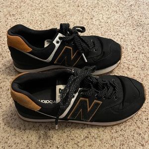 New balance tennis shoe